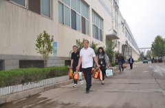 國(guó)慶中秋  員工“有?！? /></div>
			<div   id=